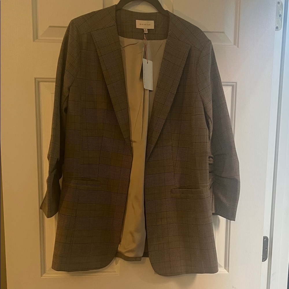 Skies Are Grey Black w/a faint red (ish) strip Plaid Blazer